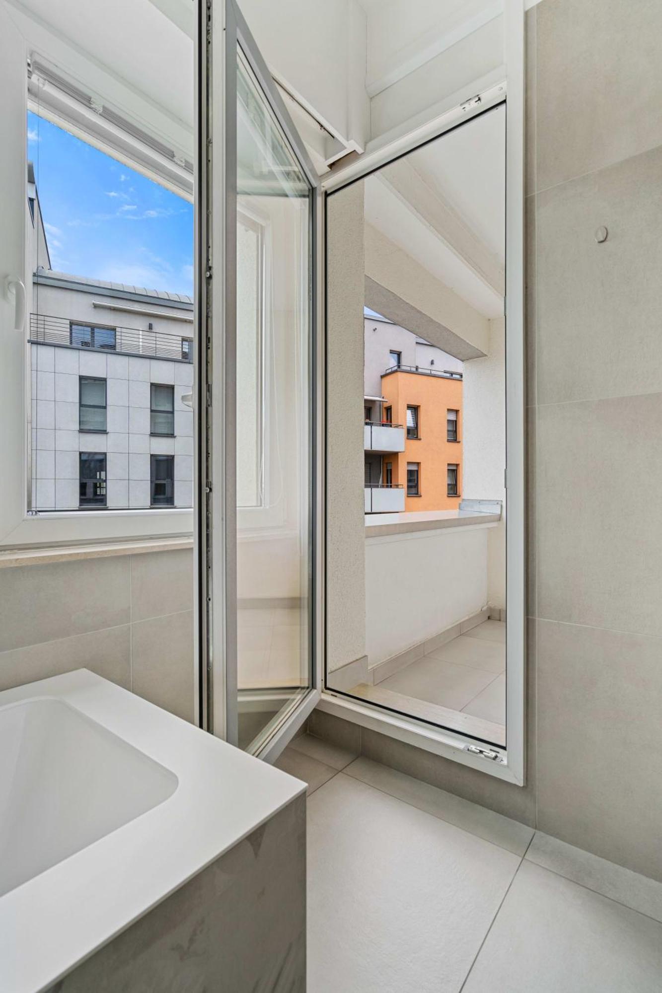 Central Lux 2Br Apt With City Views & Balcony ルクセンブルク エクステリア 写真