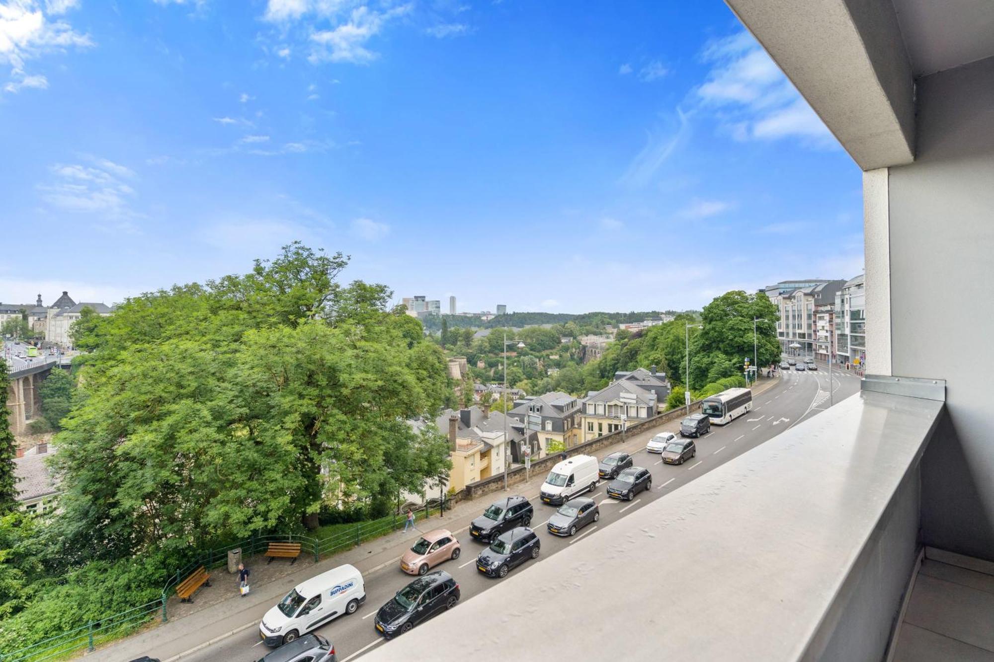 Central Lux 2Br Apt With City Views & Balcony ルクセンブルク エクステリア 写真